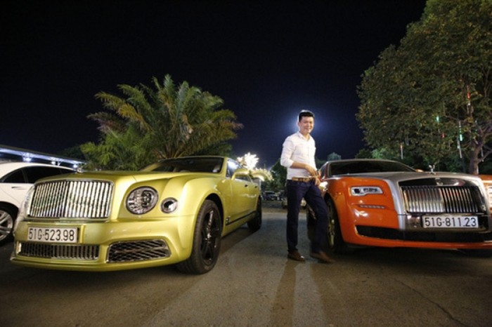 Cặp đôi xe siêu sang Bentley Mulsanne và Rolls-Royce Ghost rất hay được vợ chồng Dũng 